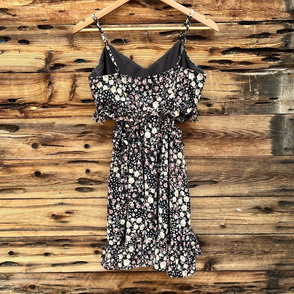 PRIVY | Black and White Floral Mini Dress M